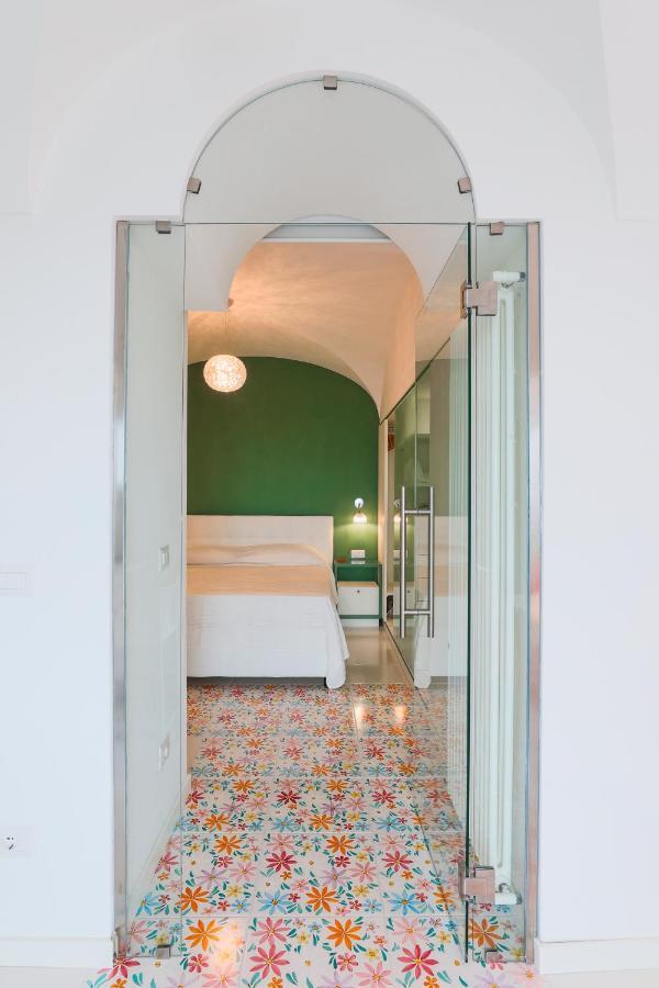 The Lodge Scala Bagian luar foto