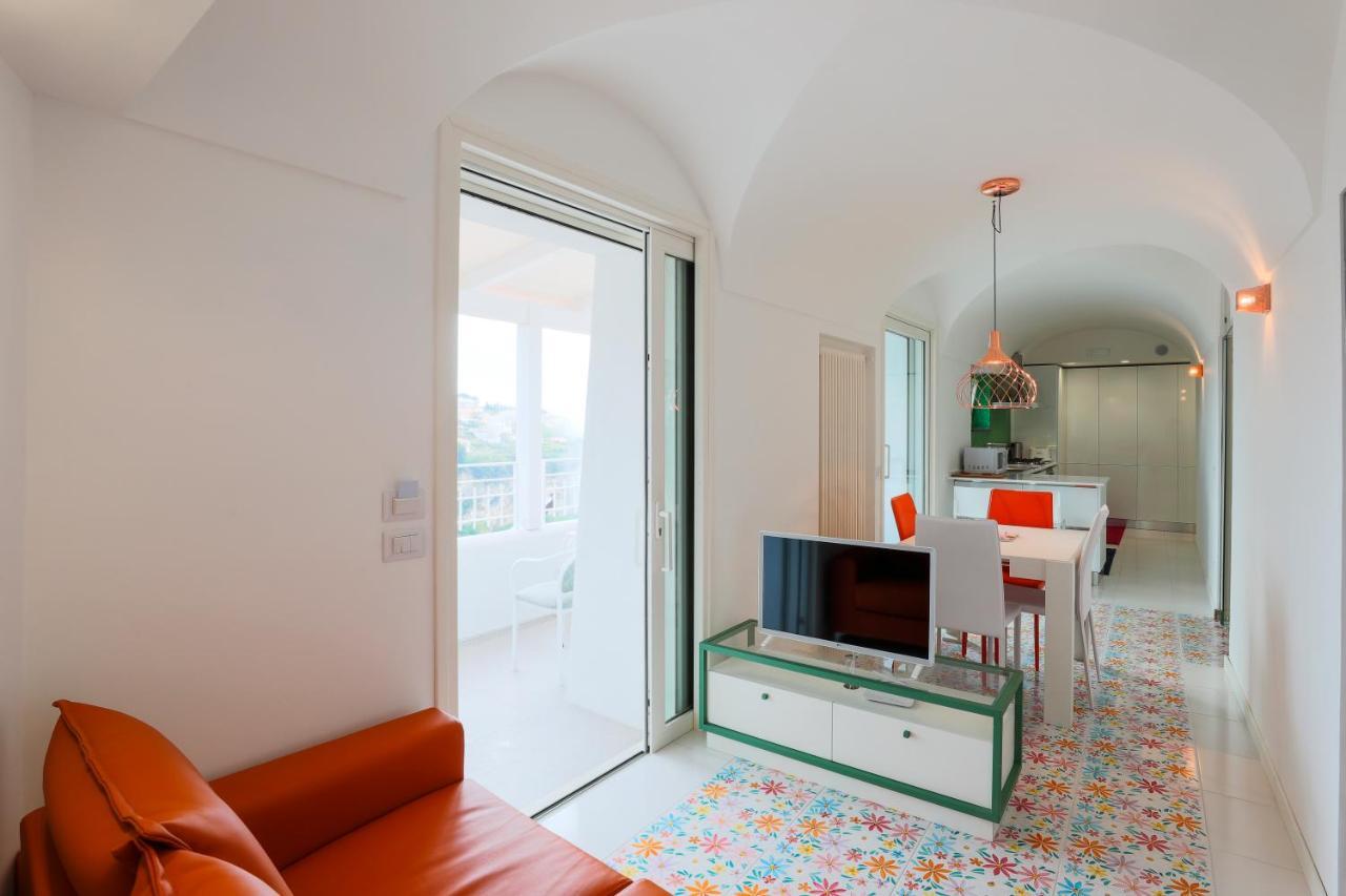 The Lodge Scala Bagian luar foto